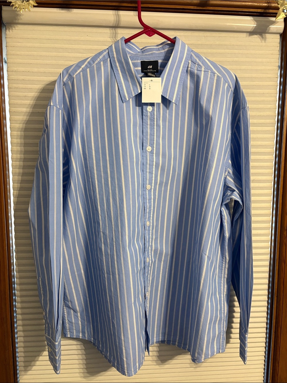 NEW H&M Light Blue and White Striped Dress Shirt, size large